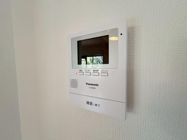 �y�Z�L�����e�B�z�@