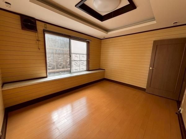 �y�����E���r���O�z�@