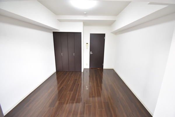 �y�����E���r���O�z�@