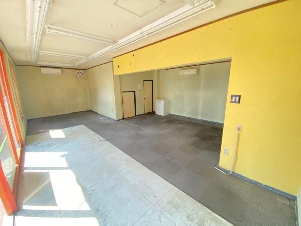 �y�����E���r���O�z�@