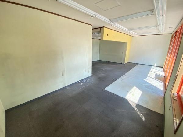 �y�����E���r���O�z�@