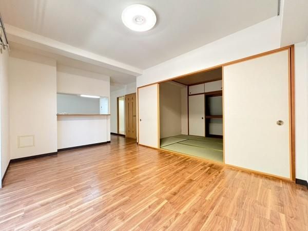 �y�����E���r���O�z�@