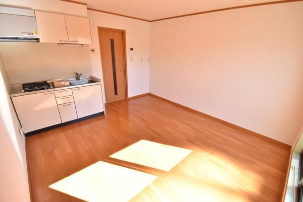 �y�����E���r���O�z�@