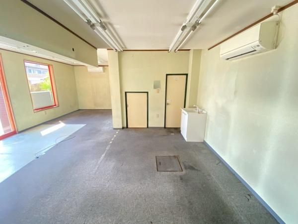 �y�����E���r���O�z�@