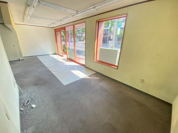 �y�����E���r���O�z�@