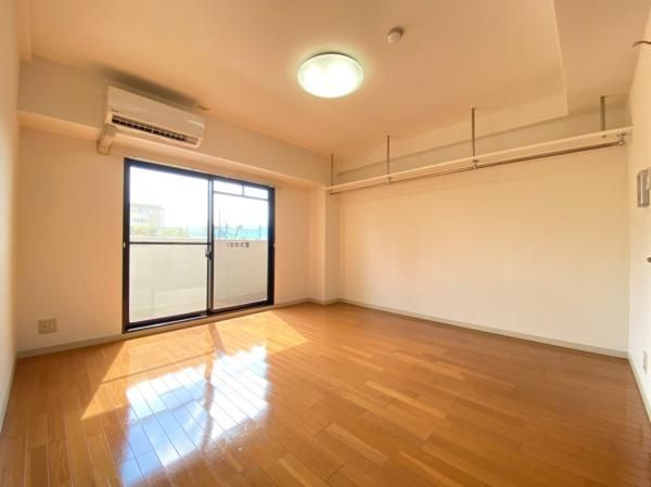 �y�����E���r���O�z�@