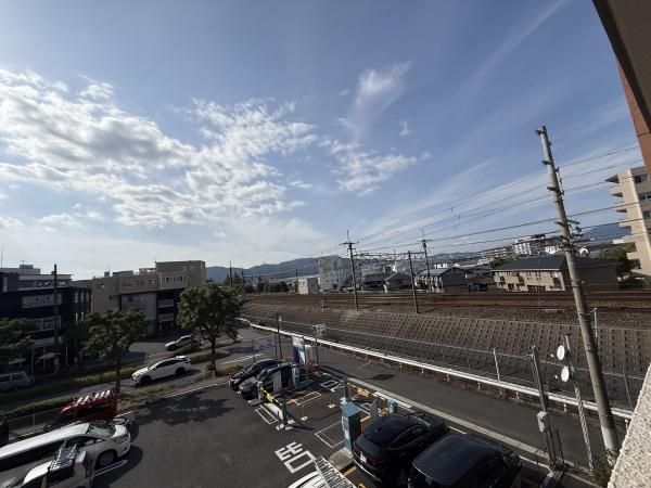 �y���]�z�@