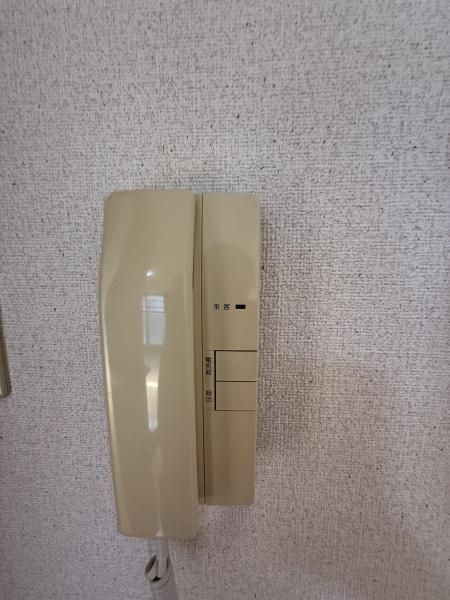 �y�Z�L�����e�B�z�@