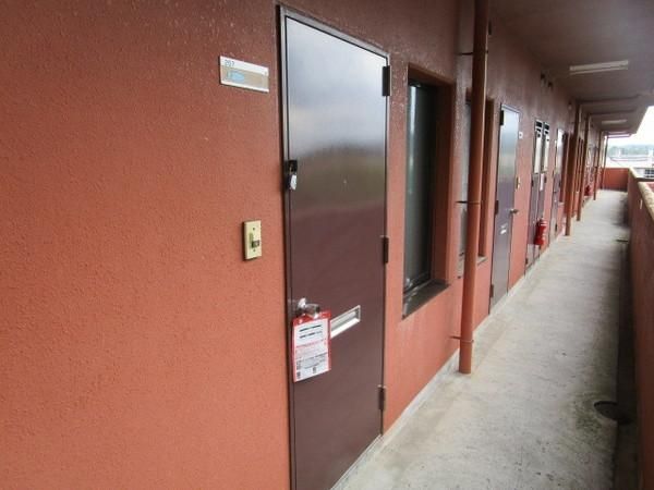 �y�Z�L�����e�B�z�@