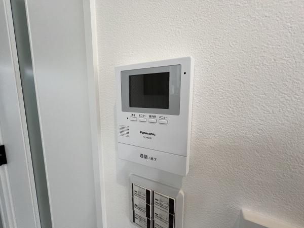 �y�Z�L�����e�B�z�@