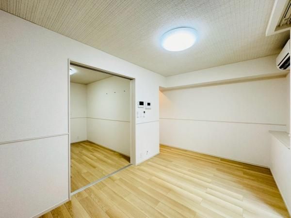 �y�����E���r���O�z�@