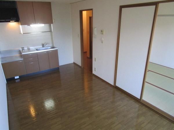 �y�����E���r���O�z�@���d�l�ʐ^