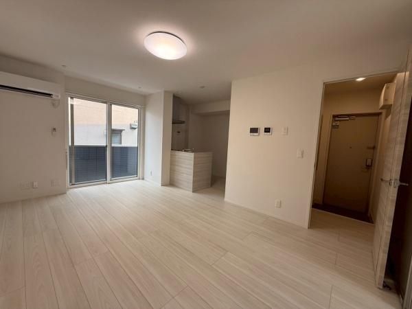 �y�����E���r���O�z�@