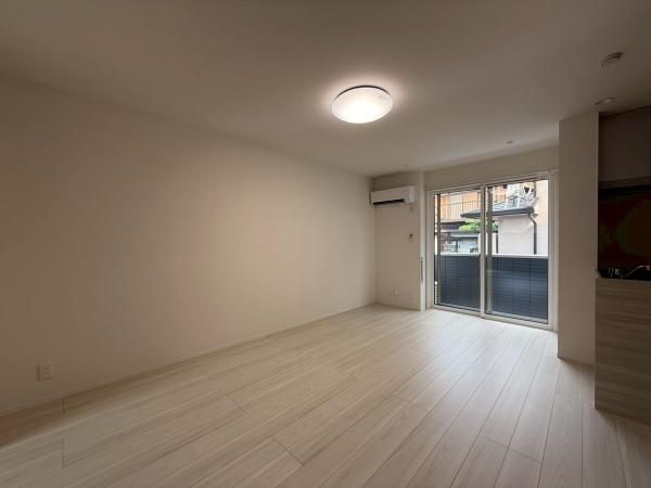 �y�����E���r���O�z�@