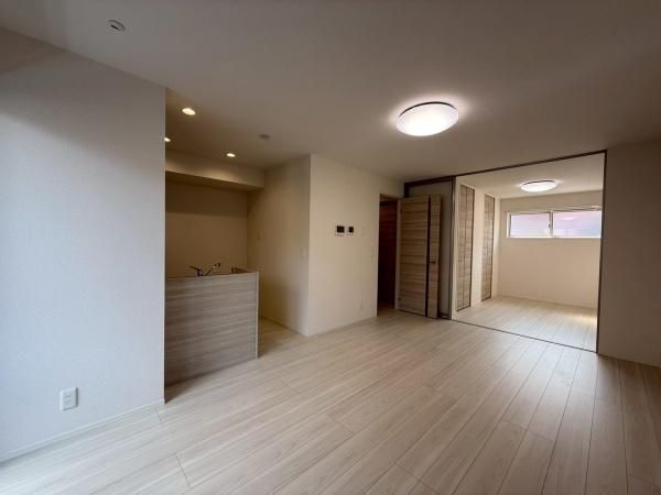 �y�����E���r���O�z�@