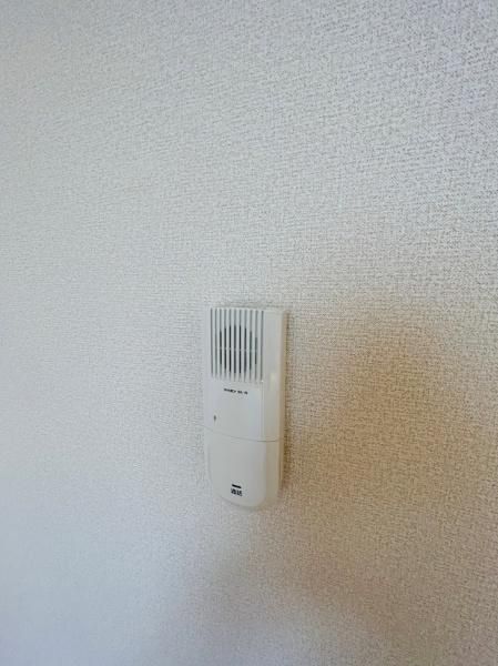 �y�Z�L�����e�B�z�@