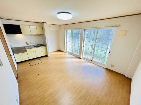 �y�����E���r���O�z�@