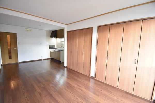 �y�����E���r���O�z�@