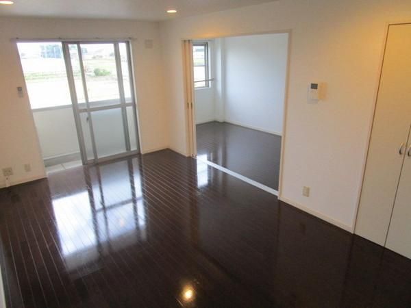 �y�����E���r���O�z�@���������ʎ���