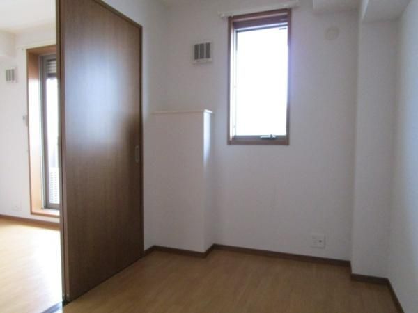 �y���̑������E�X�y�[�X�z�@�����{�H��Ўʐ^��