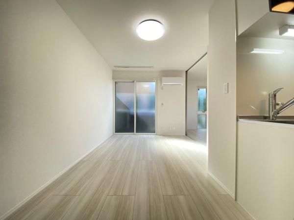 �y�����E���r���O�z�@