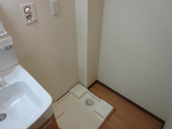 �y���̑��ݔ��z�@�����{�H��Ўʐ^��