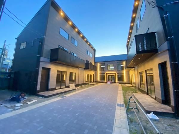 �y���]�z�@