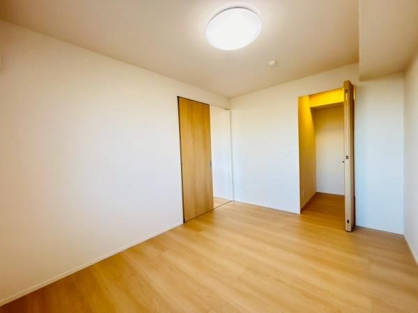 �y�����E���r���O�z�@