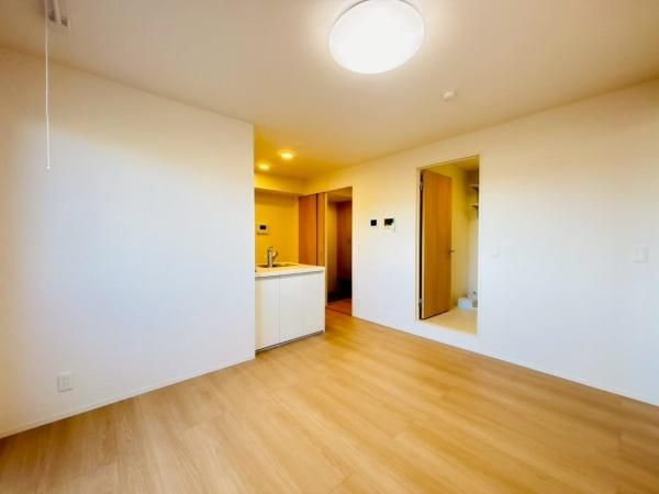 �y�����E���r���O�z�@