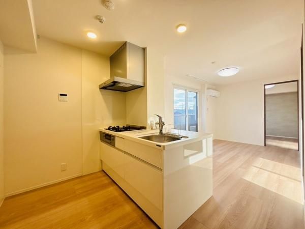 �y�����E���r���O�z�@