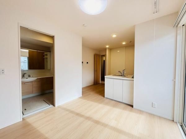 �y�����E���r���O�z�@