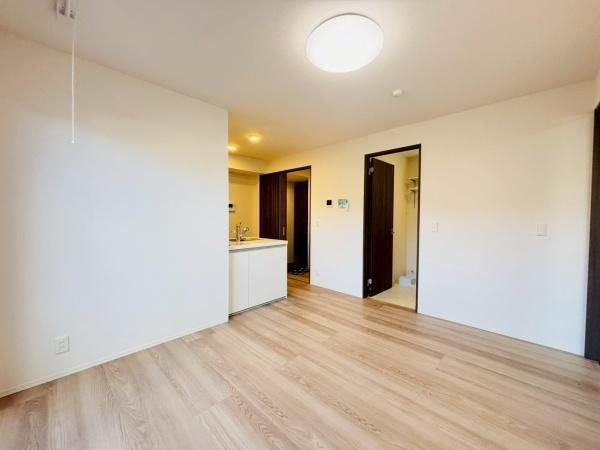 �y�����E���r���O�z�@