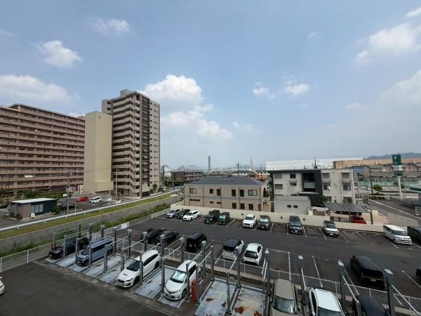 �y���]�z�@