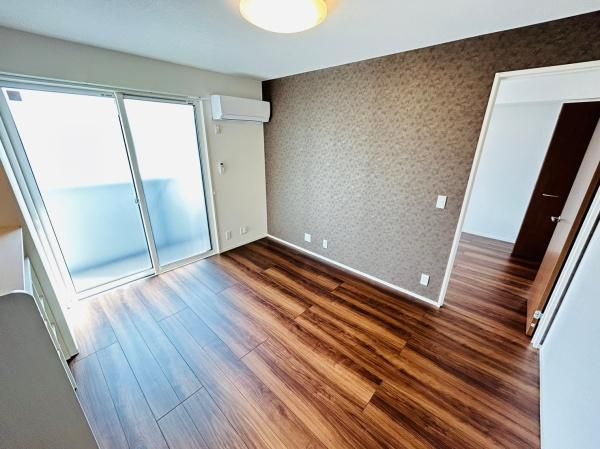 �y�����E���r���O�z�@