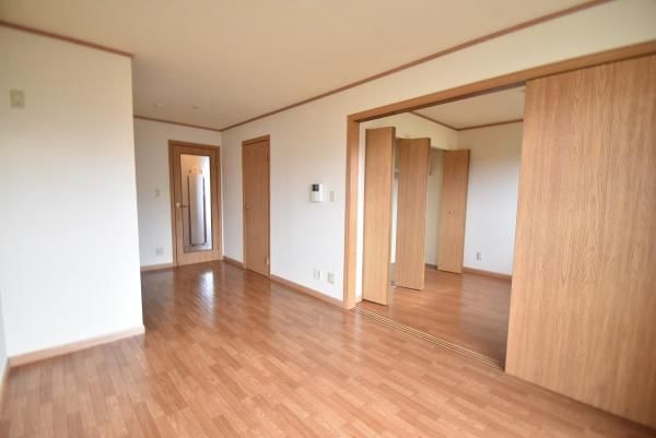 �y�����E���r���O�z�@