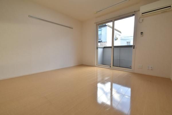 �y�����E���r���O�z�@