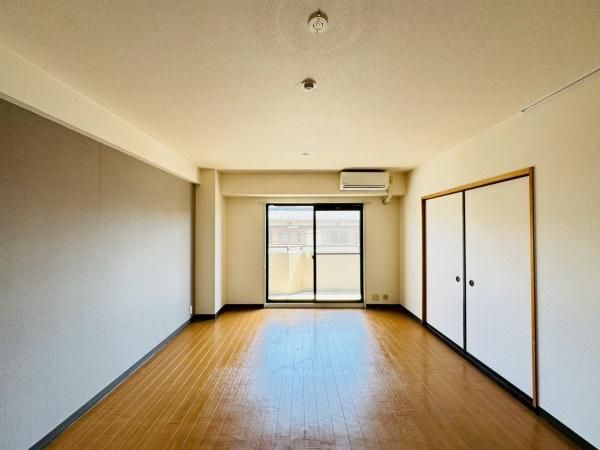 �y�����E���r���O�z�@