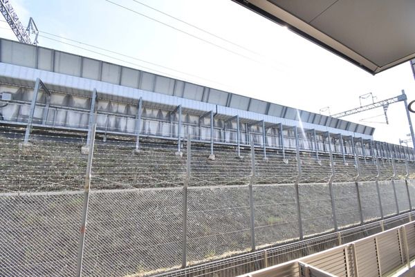 �y���]�z�@