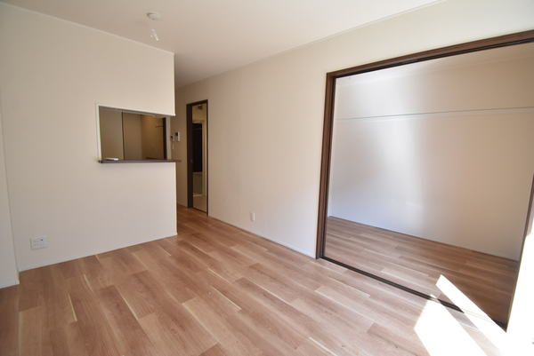 �y�����E���r���O�z�@