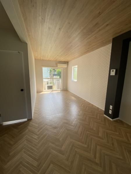 �y�����E���r���O�z�@