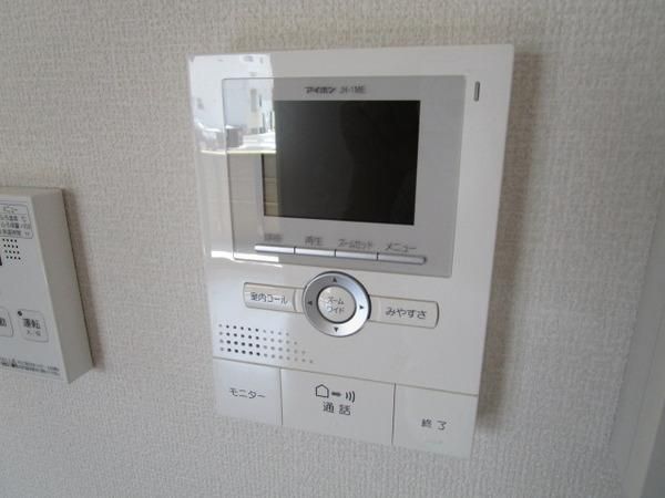 �y�Z�L�����e�B�z�@���d�l�ʐ^