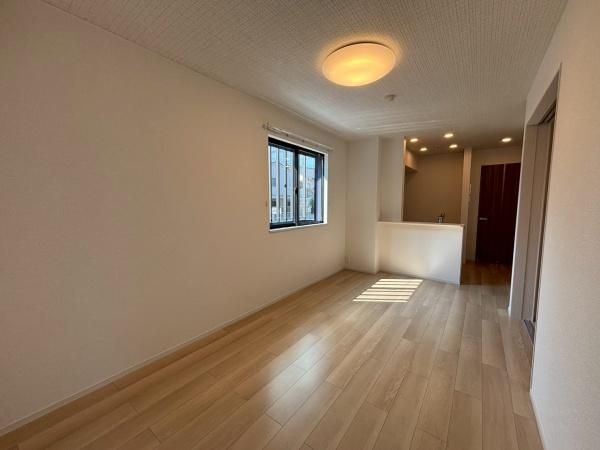 �y�����E���r���O�z�@