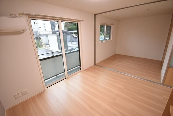 �y���̑������E�X�y�[�X�z�@���d�l�ʐ^