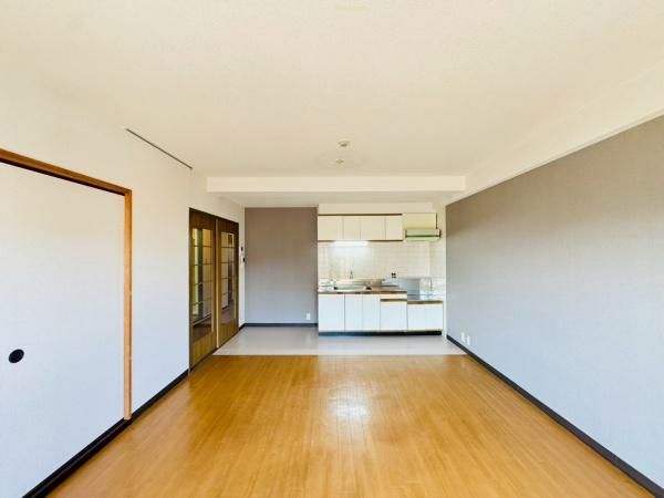 �y�����E���r���O�z�@