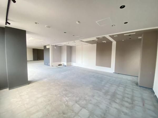 �y�����E���r���O�z�@