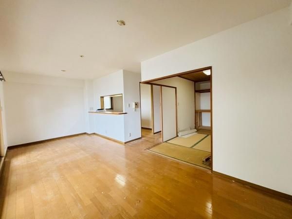 �y�����E���r���O�z�@