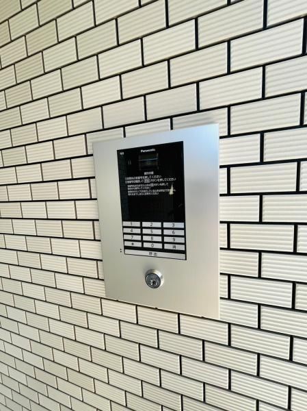 �y�Z�L�����e�B�z�@