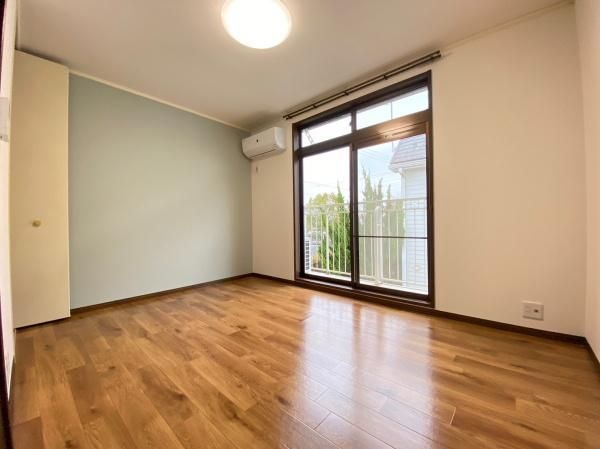 �y�����E���r���O�z�@