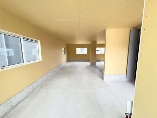 �y�����E���r���O�z�@