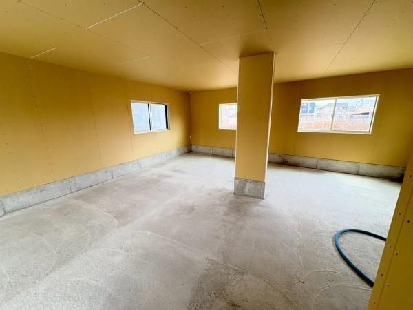 �y�����E���r���O�z�@